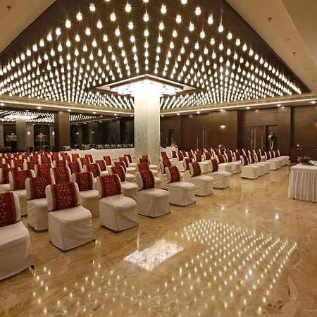 Grand Xenia Hotel Аджмер Екстериор снимка