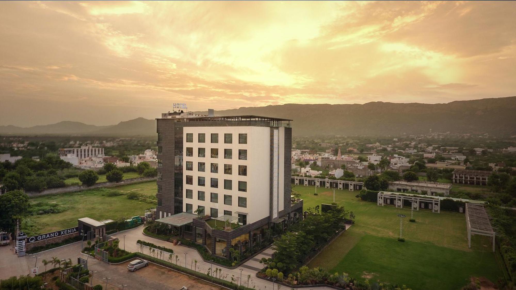 Grand Xenia Hotel Аджмер Екстериор снимка