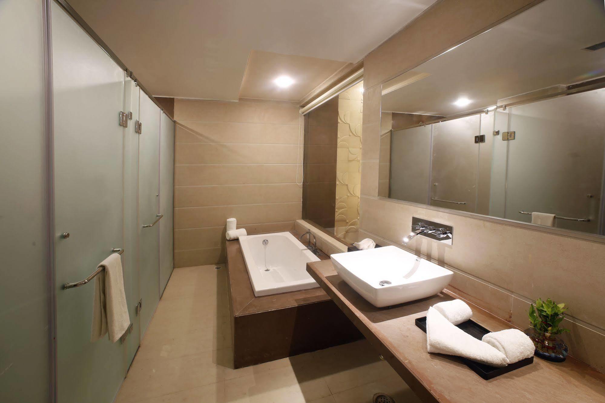 Grand Xenia Hotel Аджмер Екстериор снимка